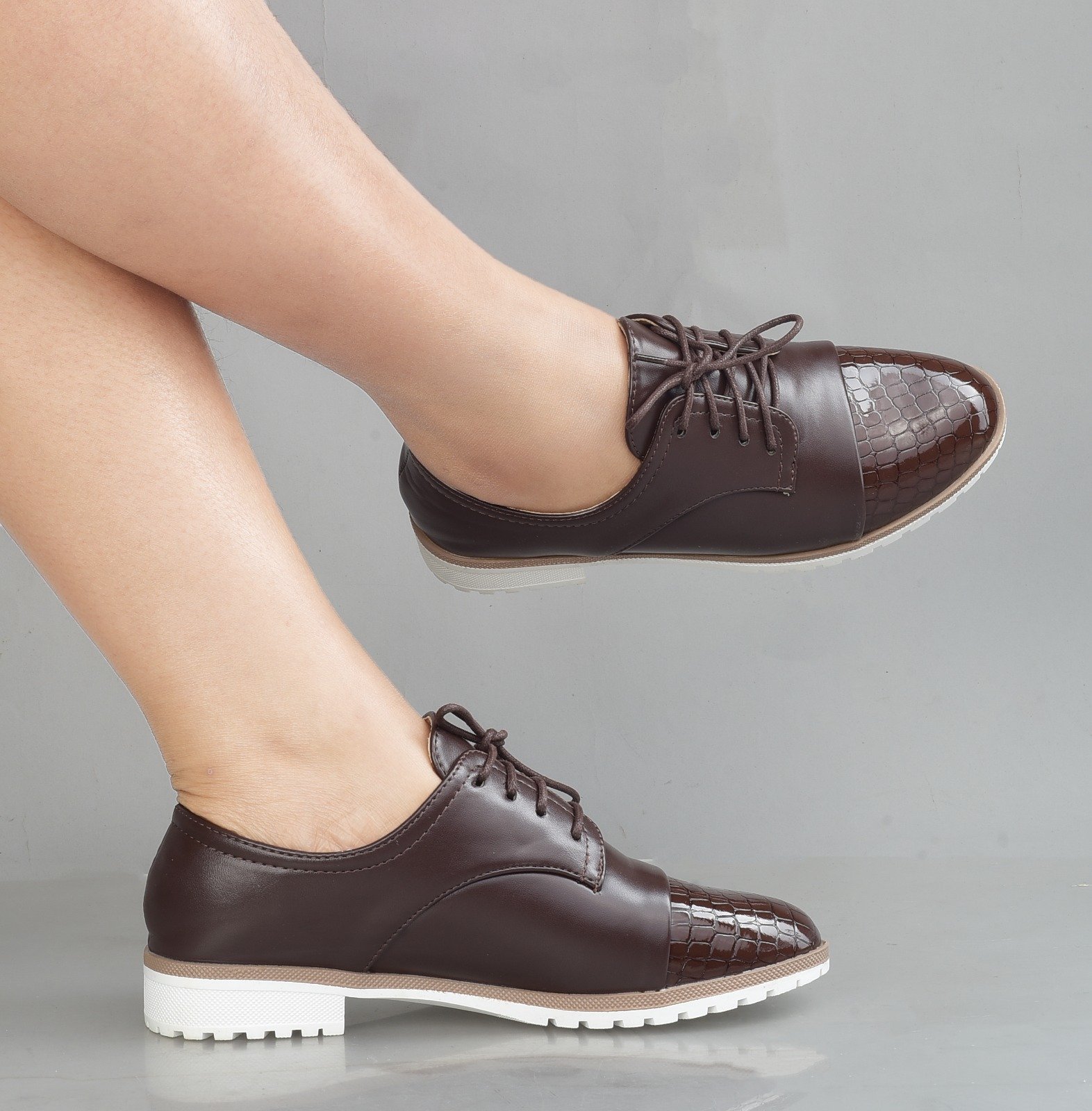 Urban Luxe Croc-Tip Ladies Oxford Shoes - Image 3