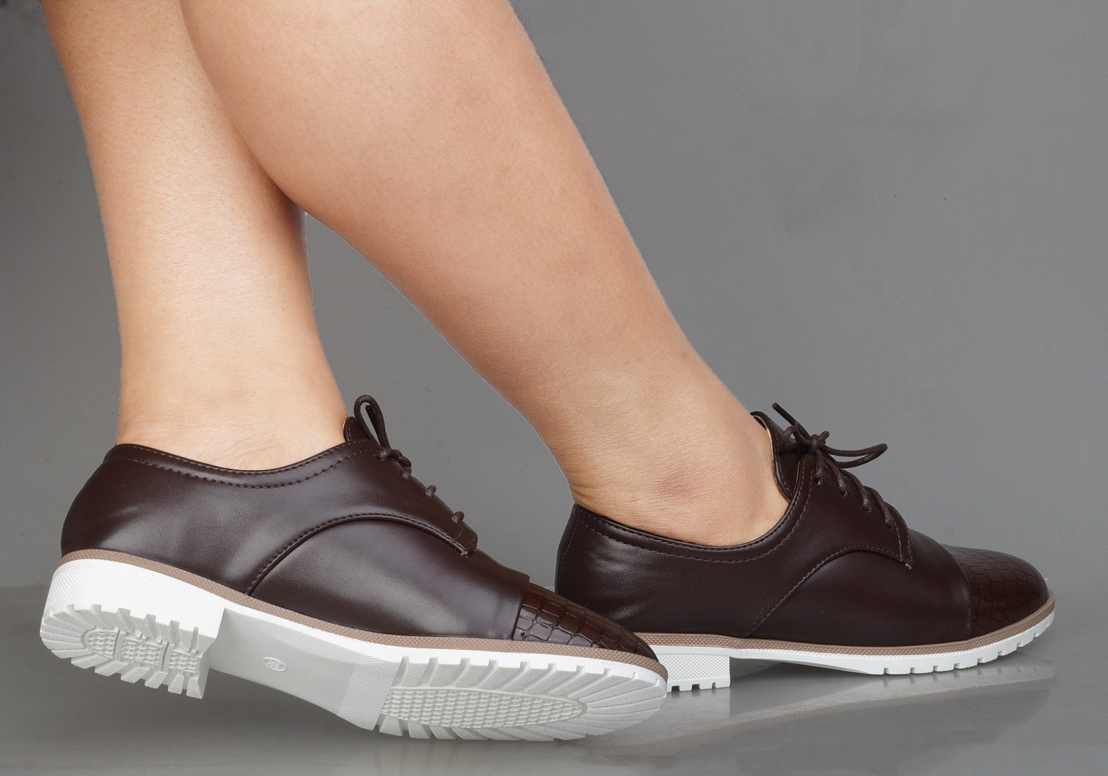 Urban Luxe Croc-Tip Ladies Oxford Shoes - Image 4