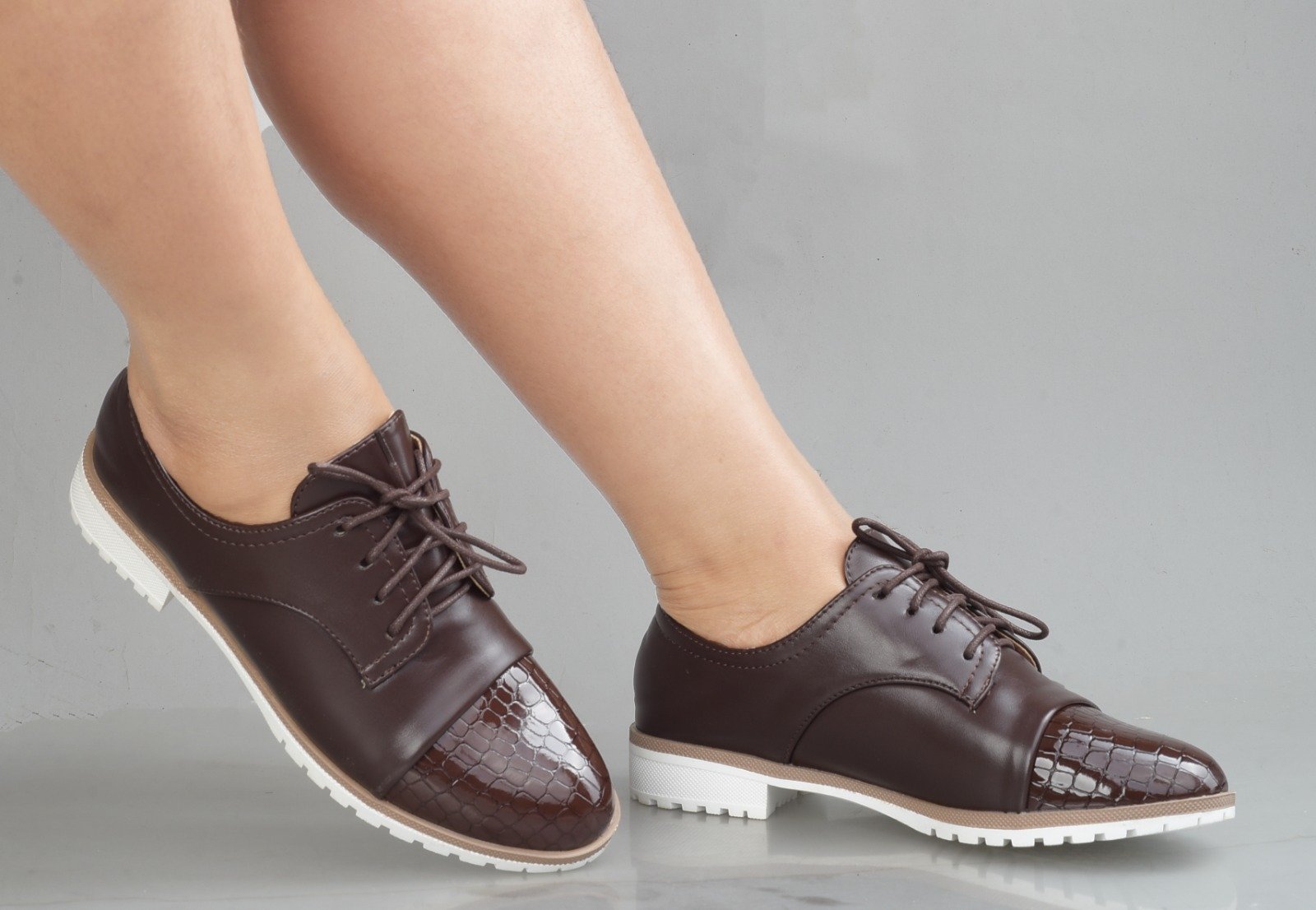 Urban Luxe Croc-Tip Ladies Oxford Shoes - Image 11